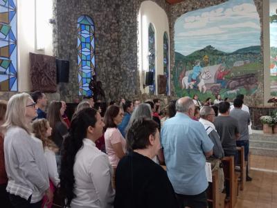 Missa dos Romeiros em Laranjeiras do Sul levou centenas de devotos ao SantuÃ¡rio